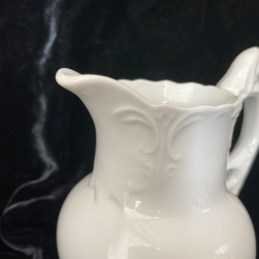 Kaldun & Bogle footed white creamer rare - Picture 3 of 6